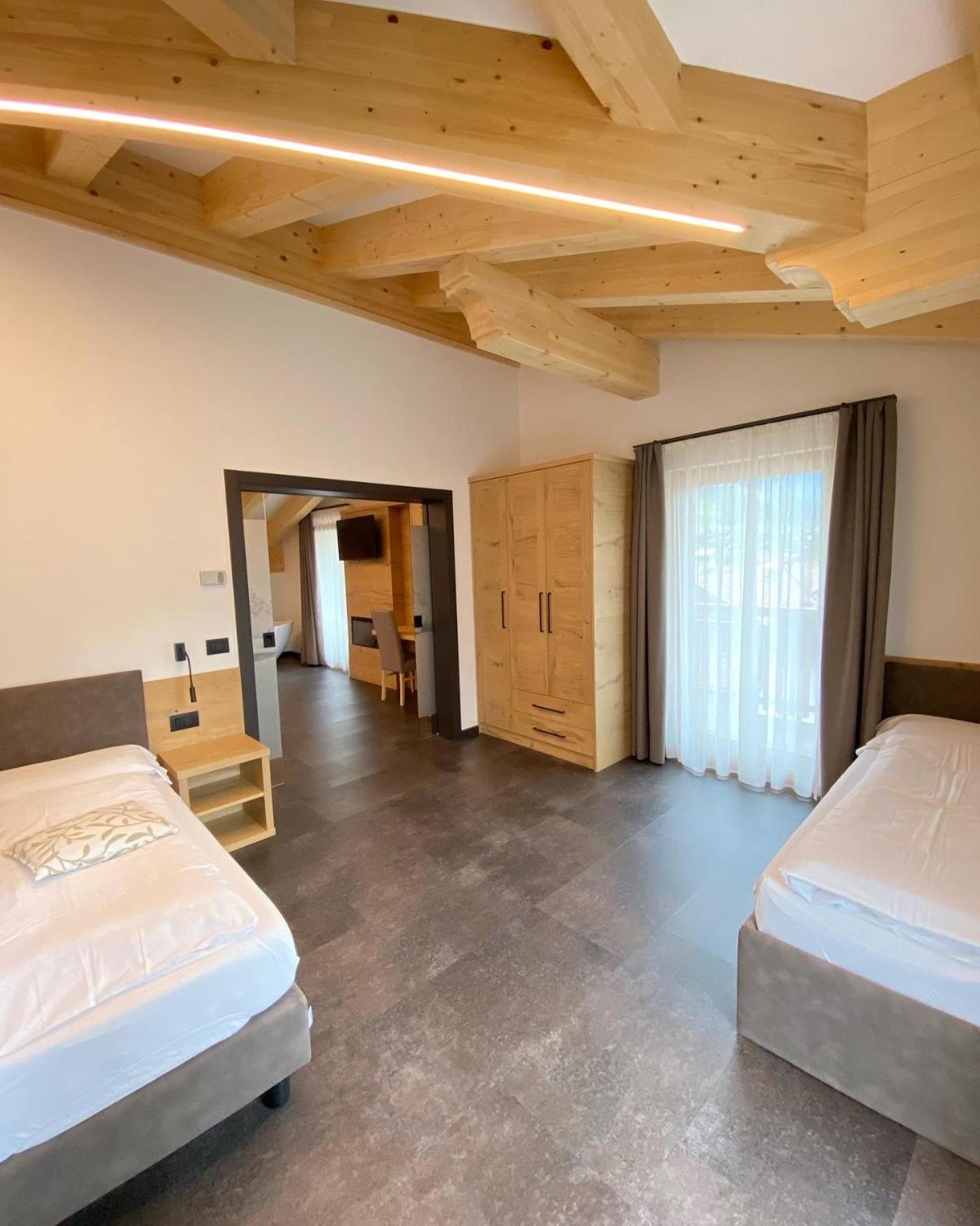 Hotel Chalet Alaska Pozza di Fassa Exterior photo